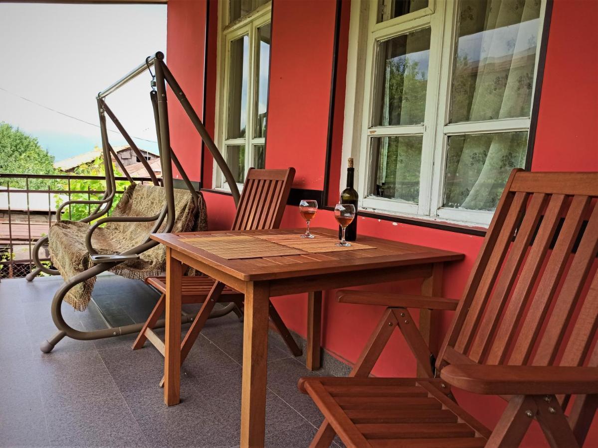 Guesthouse Lilia &Wine Celler تأيلافي المظهر الخارجي الصورة
